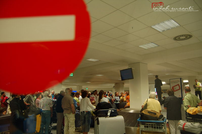 Not allowed to pass the immigration